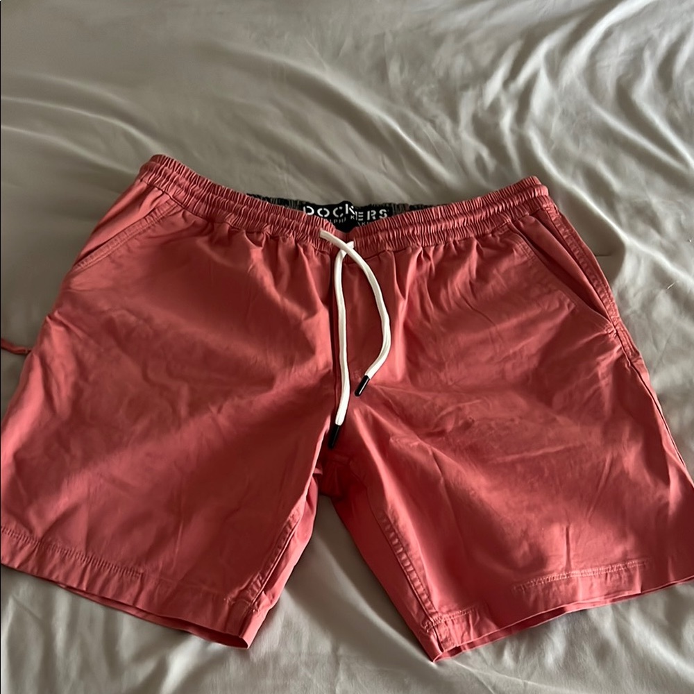 Dockers Men's Coral khaki shorts
